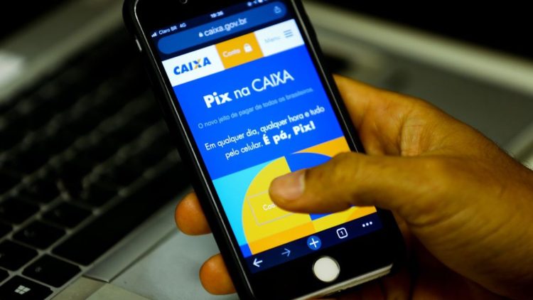 Brasileiros são pegos de surpresa ao fazer um PIX e verem problema inesperado