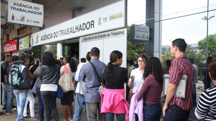 Seguro-desemprego 2026: Como dar entrada sem sair de casa