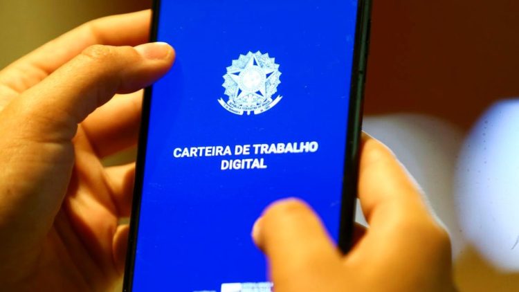 CVC anuncia VAGAS DE EMPREGO beneficiando milhares de brasileiros nos próximos meses