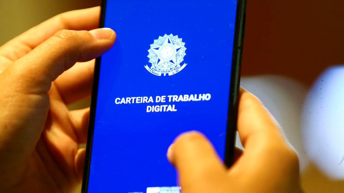 CVC anuncia VAGAS DE EMPREGO beneficiando milhares de brasileiros nos próximos meses