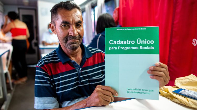 Cadastro Único: Você está perdendo mais de R$ 1.000 por estar fora do sistema; veja como entrar