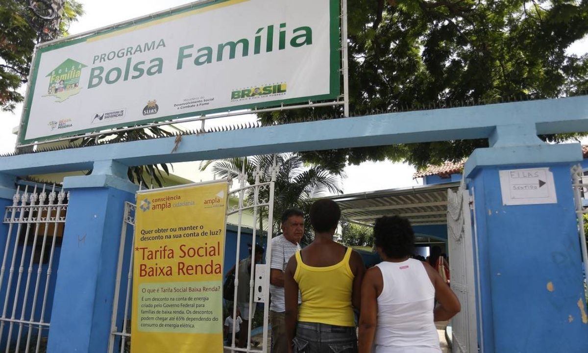 Caixa anuncia aumento no Bolsa Família em outubro pagando até R$ 1 mil por mês