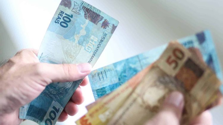 Valor pago no 2º lote da restituição será maior do que o do 1º? Entenda o motivo
