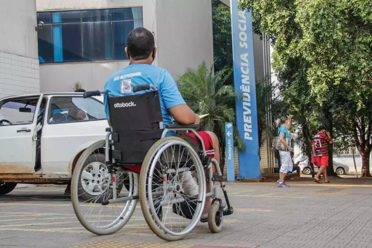 Aposentadoria por invalidez: veja quem tem direito e como pedir o benefício