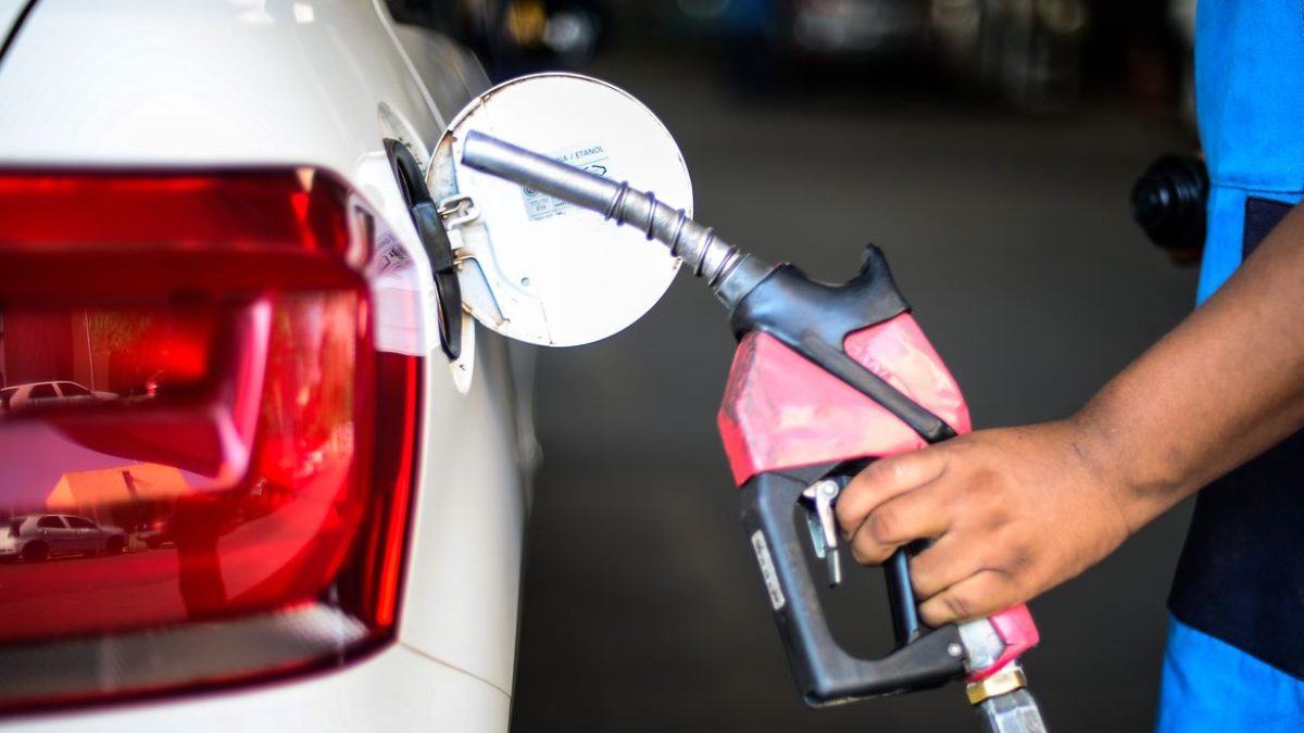 Preço do combustível volta a ter AUMENTO em 2024; entenda o que muda a partir de agora