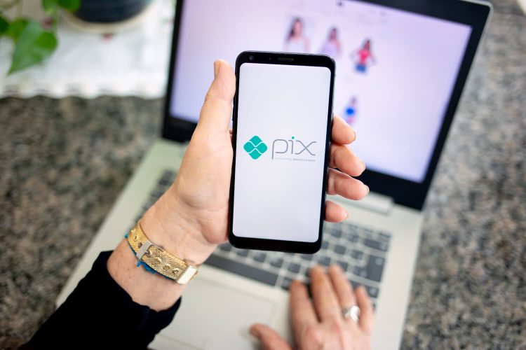 Trocou de celular? Veja como mudar limite do PIX no App do banco