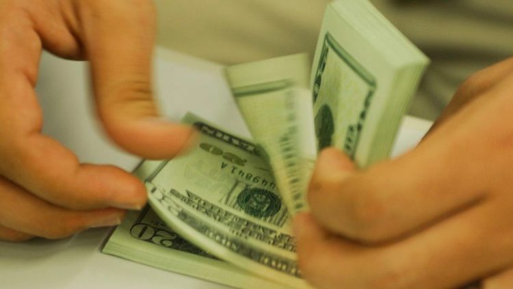 Compras internacionais de até US$ 50 serão taxadas? Governo volta com polêmica e assusta brasileiros