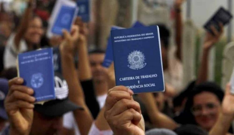 Seguro-desemprego online: Peça e receba o benefício sem sair do seu sofá
