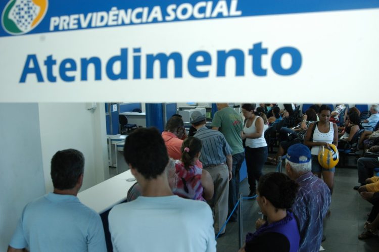 Aposentados do INSS devem ficar atentos aos novos prazos de ATENDIMENTO