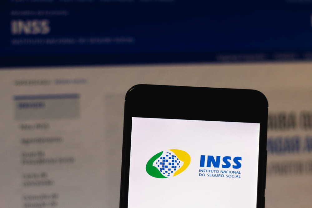 Simulador de aposentadoria pelo INSS permite consultar valor do salário e tempo de serviço