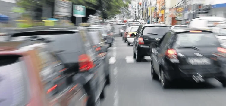 Mudança no IPVA pode influenciar motoristas a segurarem o carro por mais tempo