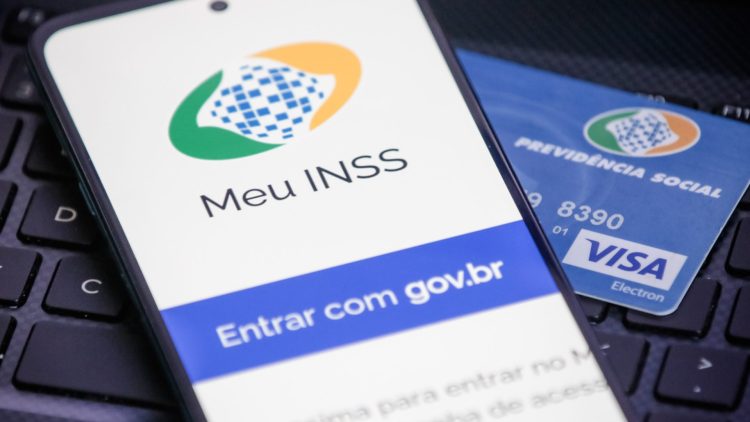 Aplicativo do Meu INSS na tela de um celular