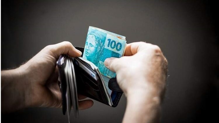 Trabalhadores têm direito a pagamento em DOBRO após as 22h? Entenda a regra real