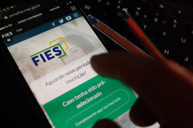 ÚLTIMA CHAMADA: Inscrições para o Fies 2026 terminam hoje (06); veja como garantir a vaga