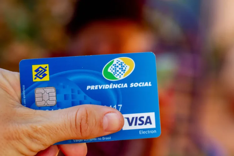 Consignado do INSS passa por mudanças e reduz teto de juros para 1,8%