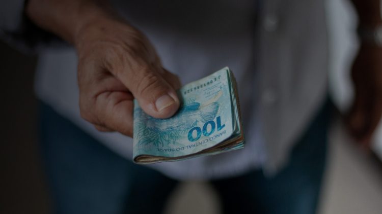 Segunda parcela do 13º salário com valor abaixo do esperado? Saiba como contestar
