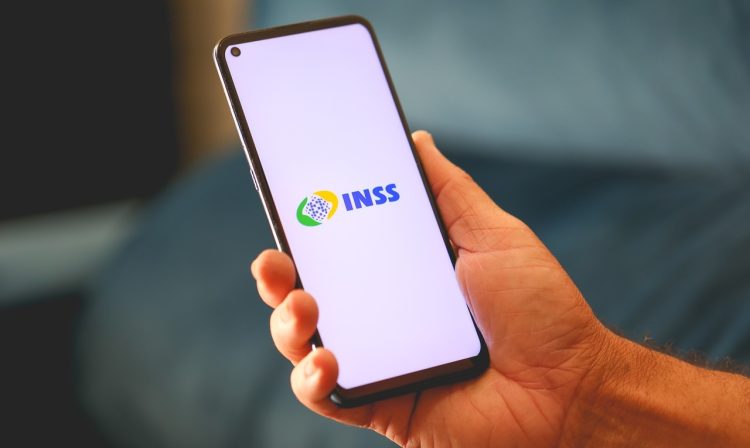 Aposentados do INSS recebem quantia bilionária em precatórios