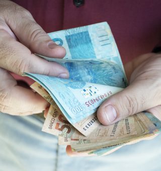 Justiça libera mais de R$ 2 milhões para pagamentos atrasados do INSS; veja seu nome na lista