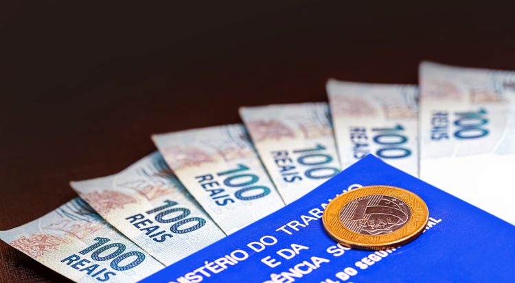 PIS/PASEP além do Abono: O guia para resgatar valores de quem trabalhou entre 1971 e 1988
