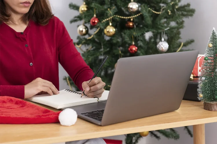 Vai trabalhar no Natal e Ano Novo: este é o valor que a empresa É OBRIGADA a pagar aos funcionários
