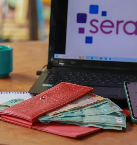 Brasileiro com nome sujo recebe comunicado URGENTE do Serasa