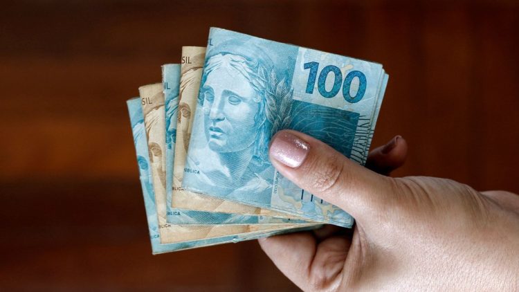 Auxílio emergencial paga R$ 540 para grupo específico; confira se você tem direito