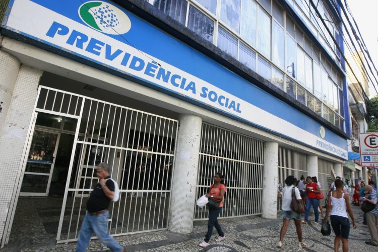 LIBERADO! Segurados do INSS já podem sacar os valores de seus precatórios