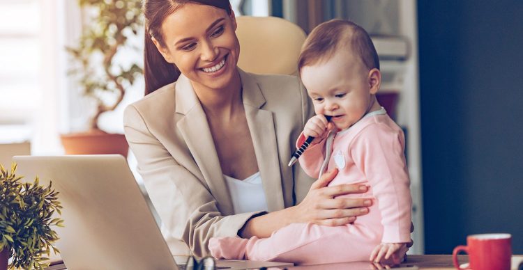 Brasileiros podem querer morar neste país após aprovada a licença parental de 320 dias úteis