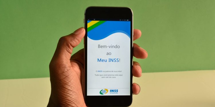 Simulador de aposentadoria do INSS te mostra a melhor opção para antecipar o benefício