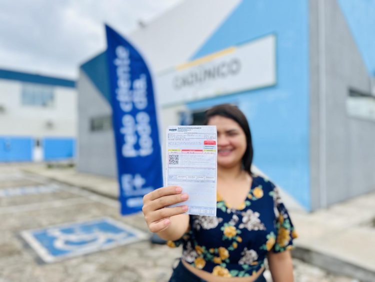 Conta de luz GRATUITA para idosos começa a ser liberada e grupo pode se livrar a bandeira vermelha