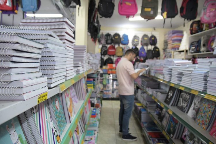 Material Escolar: Pesquisa mostra variação de 500% no preço dos itens escolares