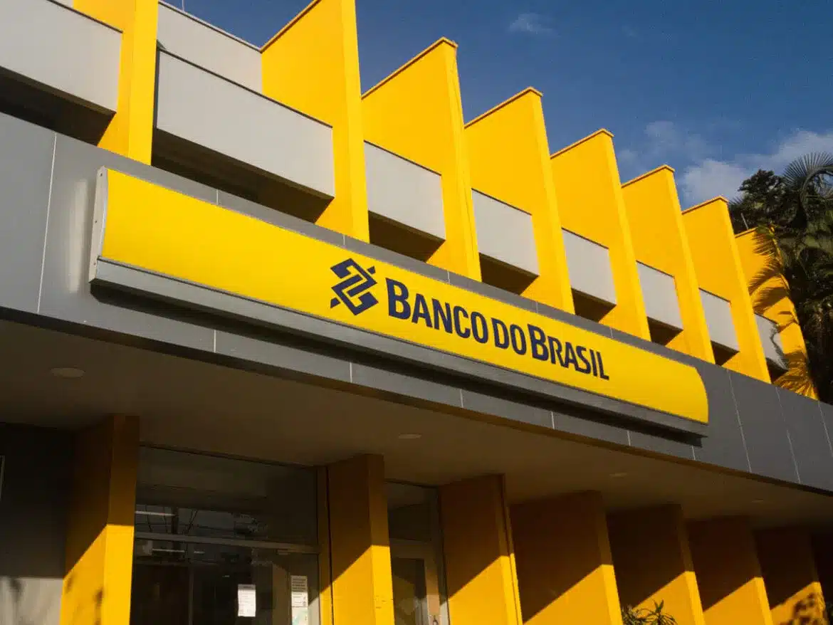 Banco do Brasil anuncia antecipação do 13º salário para correntistas