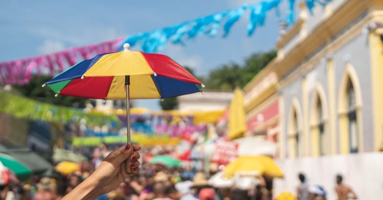 Carnaval 2025 garante 10 DIAS de feriado entre fevereiro e março; entenda como funcionará