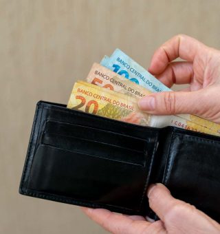 Nubank inova e libera limite de cartão na conta; veja como ter mais crédito