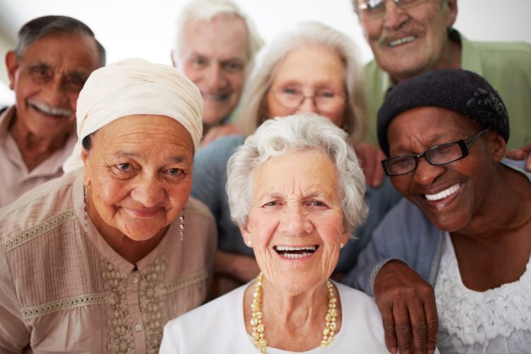 IDOSOS com +60 anos ganham isenção em CINCO benefícios