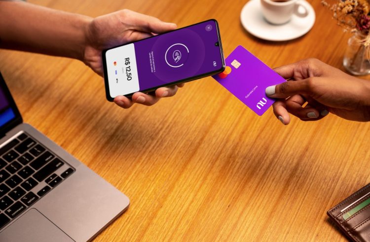Nubank inova e transforma celular em maquininha de cartão para clientes