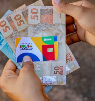 Quem recebe o Bolsa Família pode pedir empréstimo de R$ 20 mil? Descubra