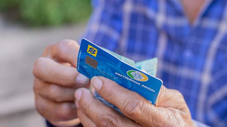 Alerta geral é emitido para brasileiros que solicitaram empréstimo consignado em 2025