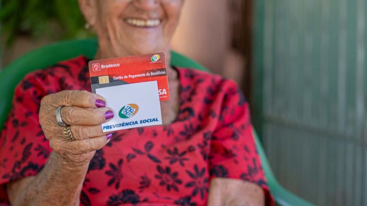 NOVA Lei para quem teve carteira assinada e quer se aposentar é revelada