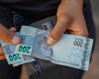 CAIXA começa a pagar FGTS bloqueado de quem foi demitido de 2020 a 2025