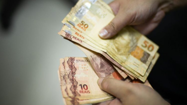 Salário mínimo vai mudar em 2026