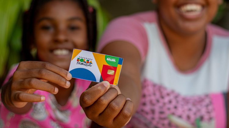 Bolsa Família começa HOJE (11/02) - Aprenda a adicionar R$ 50, R$ 150 e até R$ 300 no seu auxílio