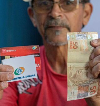 Quem já teve carteira assinada agora pode pedir aposentadoria aos 55 anos com aprovação de Lula