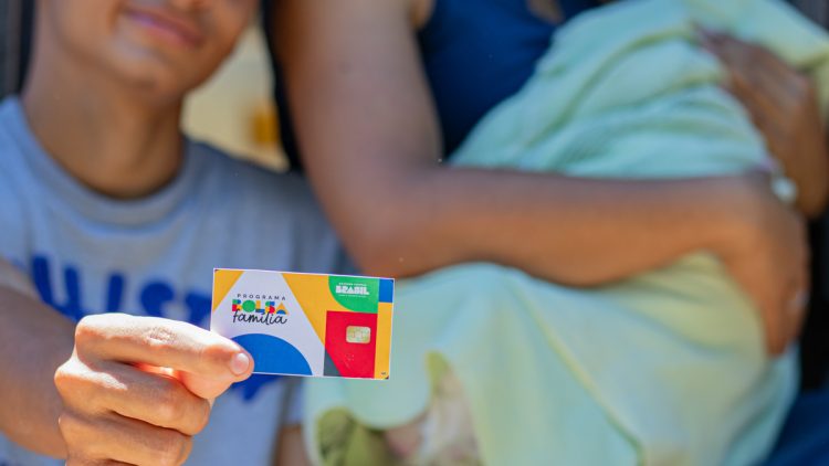 A partir de AGORA fica mais difícil entrar no Bolsa Família! Governo divulga novas regras; veja