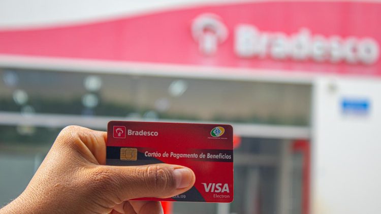 Clientes se revoltam: Bradesco lidera explosão de reclamações em 2025