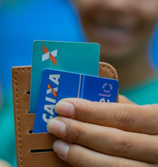 Caixa Tem anuncia lista com pagamentos extras em abril nos valores de R$ 50, R$ 142, R$ 150 até R$ 600