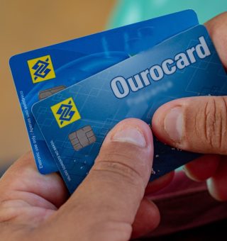 COMEÇA nova lei do cartão de crédito após autorização de Lula; decisão salva trabalhadores e aposentados