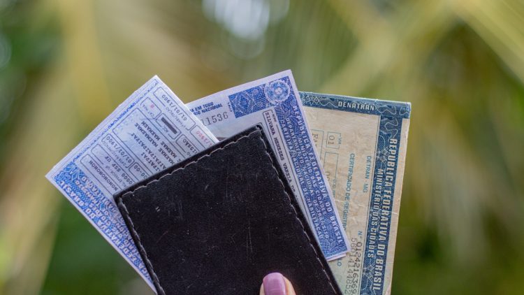Condutores se surpreendem com possibilidade de renovar a CNH sem sair de casa; veja o passo a passo