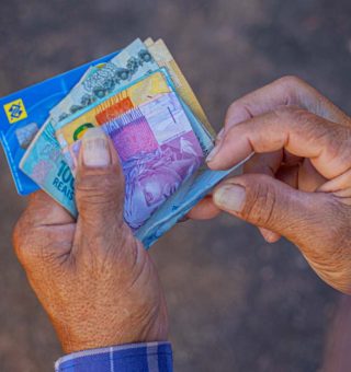 Idosos com 65+ anos podem comemorar EXTRA superior a R$ 1 mil; confira lista de sortudos