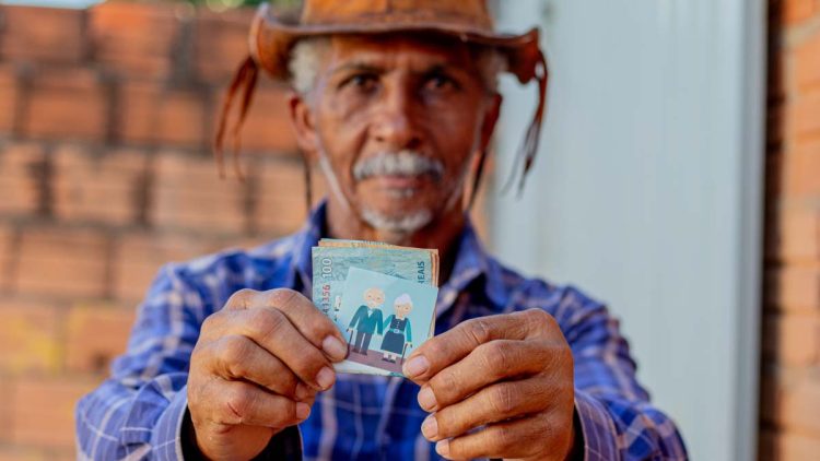 Idosos 60+: conheça as contas e impostos que podem ser isentos para você!